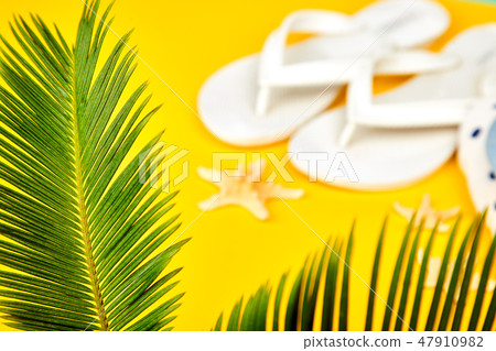 Summer white flip flops, 47910982