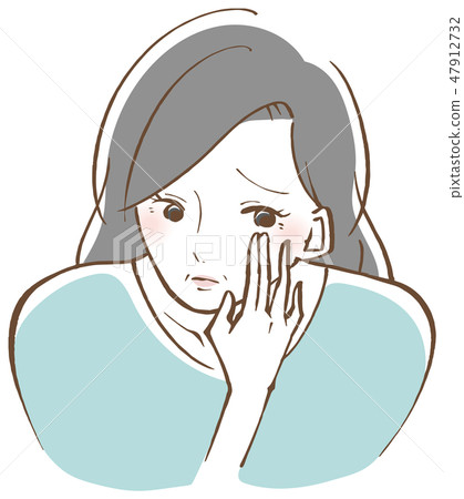 Middle-aged women who are concerned about their eyes Worried face 47912732