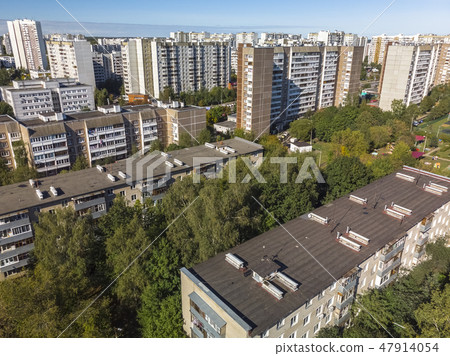 Residential buildings of different heights in old district in Moscow, Russia Residential buildings of different heights in old district in Moscow, Russia 47914054