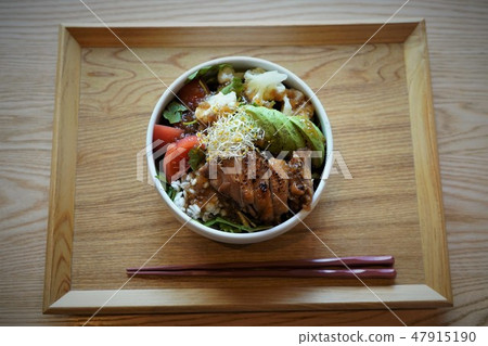 Avocado Teriyaki Chicken Bowl 47915190