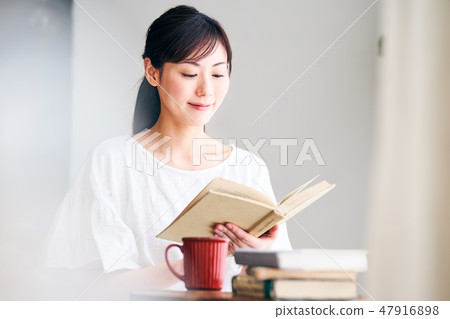 看書的女人 看書的女人 47916898