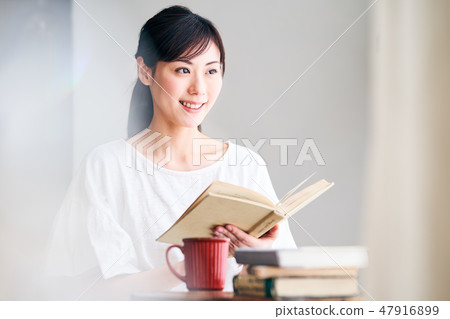 看書的女人 看書的女人 47916899