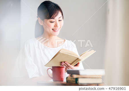 看書的女人 看書的女人 47916901