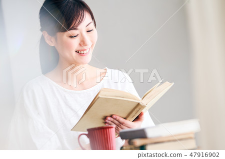 看書的女人 看書的女人 47916902