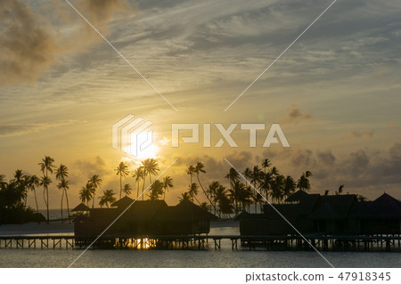 Dusk of the Maldives Dusk of the Maldives 47918345