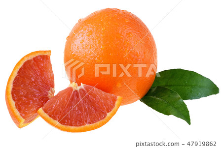 Blood orange slice isolated 47919862