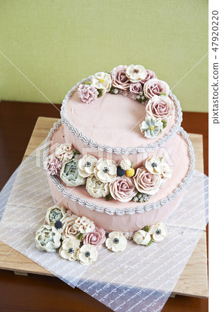 Pink Flower Decoration Cake 47920220