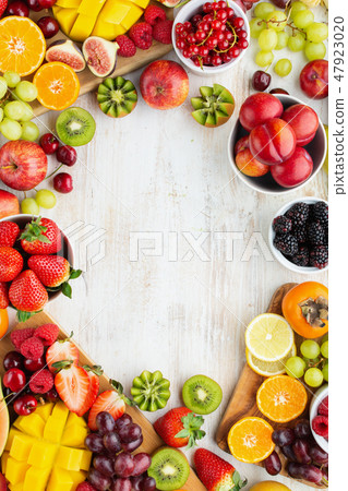 Raw fruits berries platter 47923020