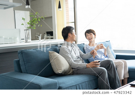 Middle Couples Lifestyle Image 47923342