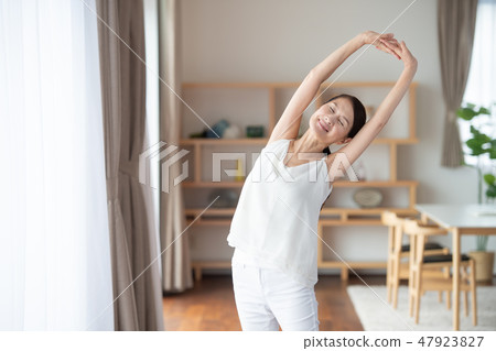 Middle Female Yoga Beauty Beauty Image 47923827