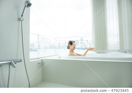 Middle senior beauty lifestyle image Middle senior beauty lifestyle image 47923845