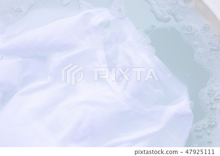 Soak cloth before washing, white t-shirt Soak cloth before washing, white t-shirt 47925111