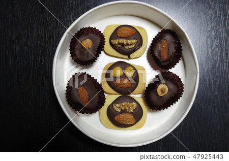 Valentine 19 47925443