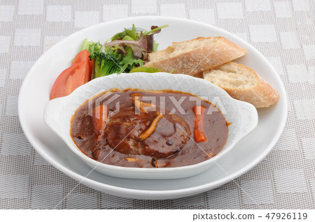 Braised hamburger steak 47926119