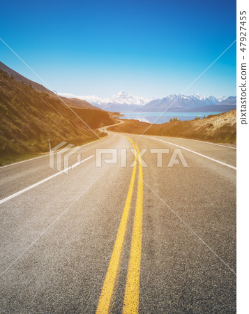 Road to Mount Cook, New Zealand 47927455