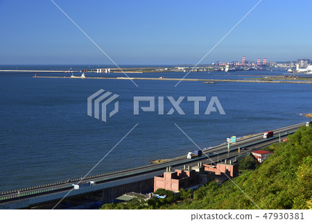 八里海岸風景 47930381