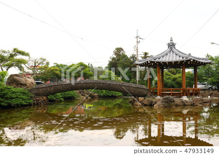 Wide nail, pond, bridge, six sperm, reflection, Wide nail, pond, bridge, six sperm, reflection, 47933149