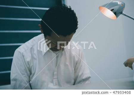 室內 男人 男 47933408