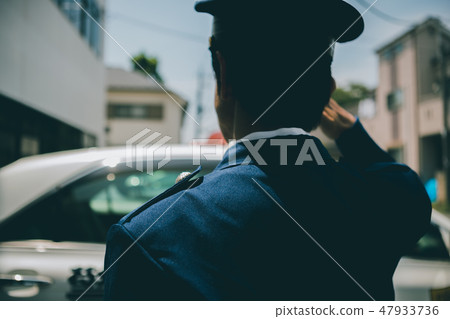 警察 敬禮 匿名 47933736