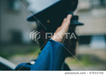敬禮 警察 男人 47933740