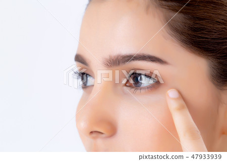 Closeup beautiful portrait asian woman with makeup Closeup beautiful portrait asian woman with makeup 47933939