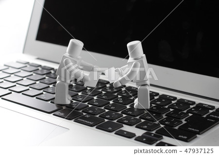 在未來的社會的事業現場交換名片的AI機器人 在未來的社會的事業現場交換名片的AI機器人 47937125