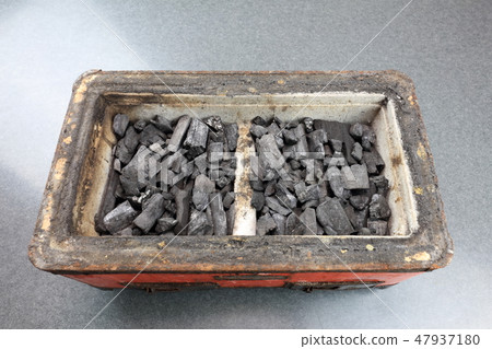 Used square prickly sake (barbecue stove and cooking) Used square prickly sake (barbecue stove and cooking) 47937180