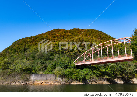 宮城大和鎮的Nankawa水壩和秋葉的鎌倉山鎌倉橋 47939575