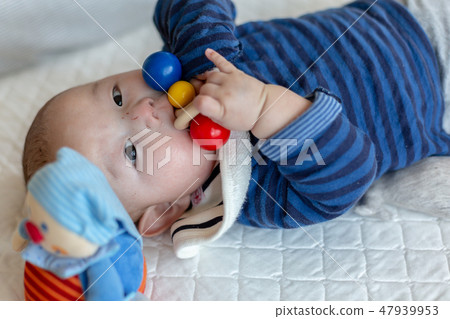 Smiling baby 47939953