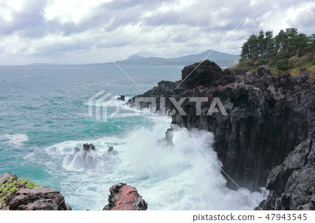 Daepo-dong Jangseoljeori, volcanic rock, beach, waves, 47943545