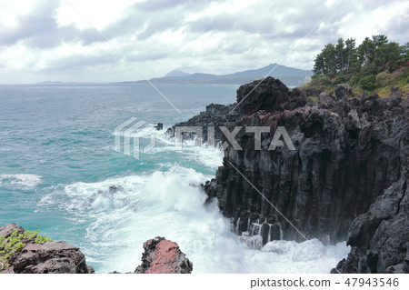Daepo-dong Jangseoljeori, volcanic rock, beach, waves, 47943546