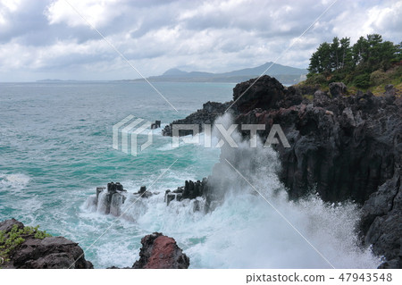 Daepo-dong Jangseoljeori, volcanic rock, beach, waves, 47943548