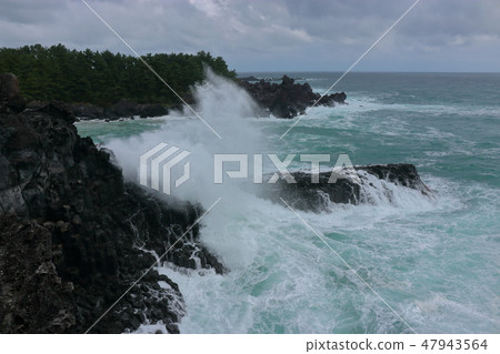 Daepo-dong Jangseoljeori,火山岩,海灘,海浪, Daepo-dong Jangseoljeori,火山岩,海灘,海浪, 47943564