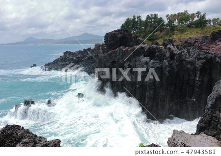 Daepo-dong Jangseoljeori, volcanic rock, beach, waves, 47943581