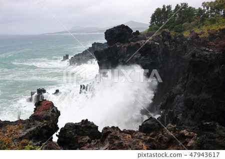Daepo-dong Jangseoljeori, volcanic rock, beach, waves, 47943617