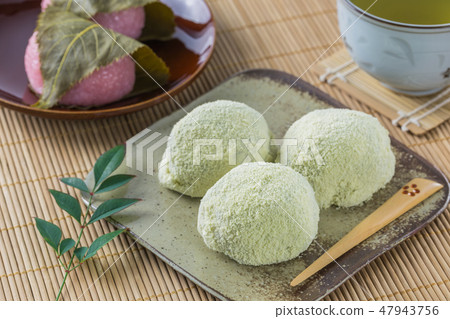 Ugo Rice Mochi and Sakura-mochi Ugo Rice Mochi and Sakura-mochi 47943756