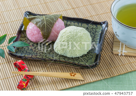 Ugo Rice Mochi and Sakura-mochi Ugo Rice Mochi and Sakura-mochi 47943757