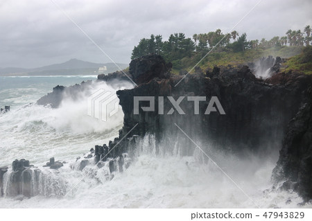 Daepo-dong Jangseoljeori，火山岩，海灘，熔岩，波浪， 47943829