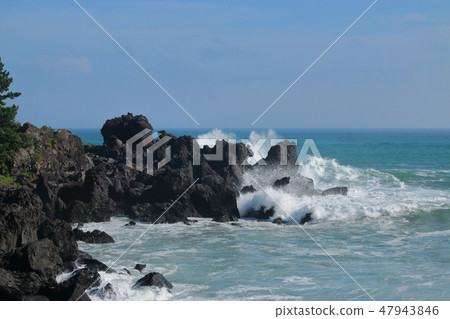 Daepo-dong Jangseoljeori, volcanic rock, beach, lava, wave, 47943846