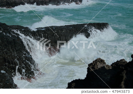 Daepo-dong Jangseoljeori, volcanic rock, beach, lava, wave, Daepo-dong Jangseoljeori, volcanic rock, beach, lava, wave, 47943873