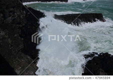 Daepo-dong Jangseoljeori, volcanic rock, beach, lava, wave, Daepo-dong Jangseoljeori, volcanic rock, beach, lava, wave, 47943894