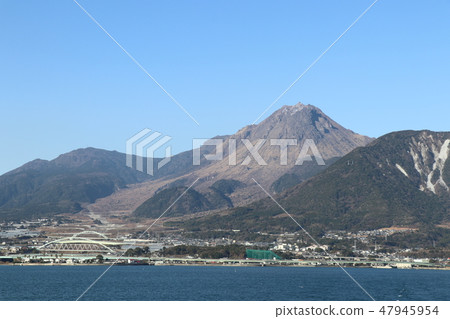 Overlooking Heisei Xinshan from the sea Overlooking Heisei Xinshan from the sea 47945954