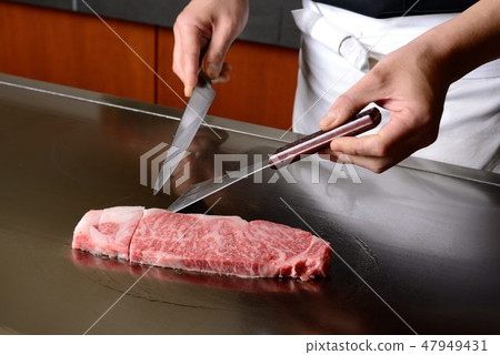 Steaks and meat dishes 47949431