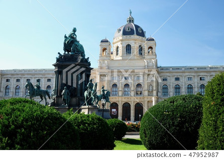 Beautiful monument in the central Beautiful monument in the central 47952987