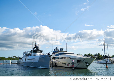 斐濟丹娜拉港 47958581