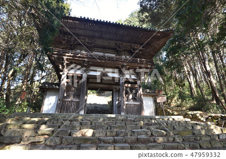 Azuchijoji ryokan gate 47959332