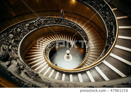 Spiral staircase 47961258