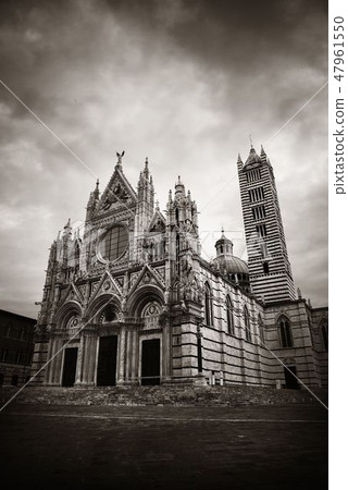 Siena Cathedral in an overcast day 47961550
