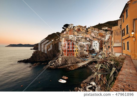 Riomaggiore waterfront 47961896