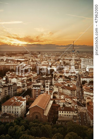 Milan city skyline 47962000